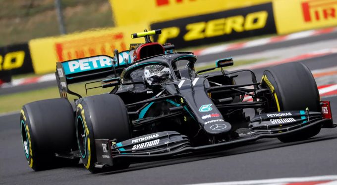 Valtteri Bottas im Einsatz für Mercedes beim Ungarn-GP der Formel 1. Bottas Mercedes Formel 1