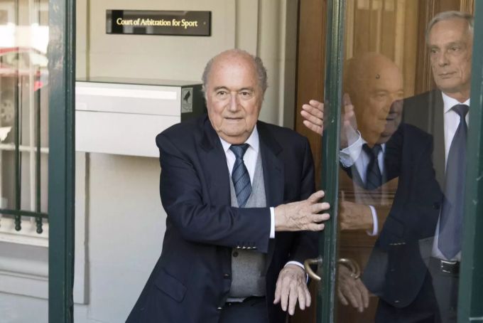 Wird Gianni Infantino auch so schnell aus dem Verkehr gezogen wie damals Joseph Blatter? Blatter Gianni Infantino