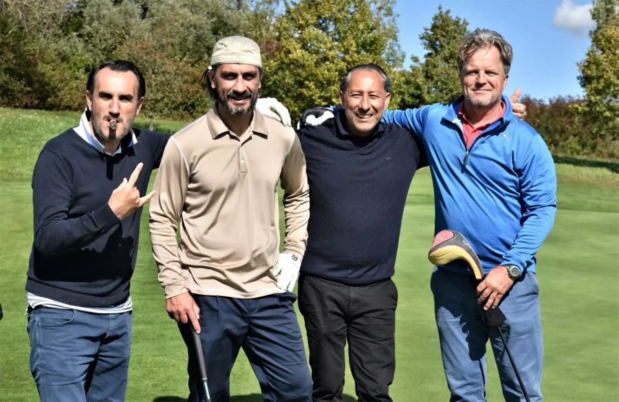 Tanju Oeznalci (Beratungsunternehmen TO MOTIVATE), Hakan Yakin, Tamel Oecal (Raiffeisen) und Lars Lunde (Ex-Fussball-Profi).