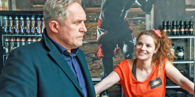 Moritz Eisner (Harald Krassnitzer) und Bibi Fellner (Adele Neuhauser, r) befragen Susi (Michaela Schausberger). Foto: Hubert Mican/Allegro Film/ARD Degeto/ORF/dpa Moritz Eisner (Harald Krassnitzer) und Bibi Fellner (Adele Neuhauser, r) befragen Susi (Michaela Schausberger). Foto: Hubert Mican/Allegro Film/ARD Degeto/ORF/dpa