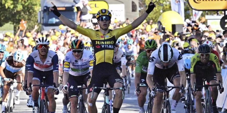 Etappensieger in Privas: Wout Van Aert. Foto: Anne-Christine Poujoulat/Pool AFP/AP/dpa