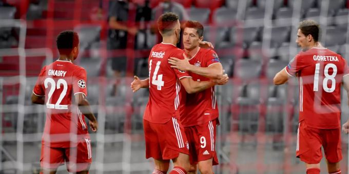 Robert Lewandowski bejubelt sein Tor zum 1:0 für Bayern München gegen Chelsea. Bayern München Robert Lewandowski