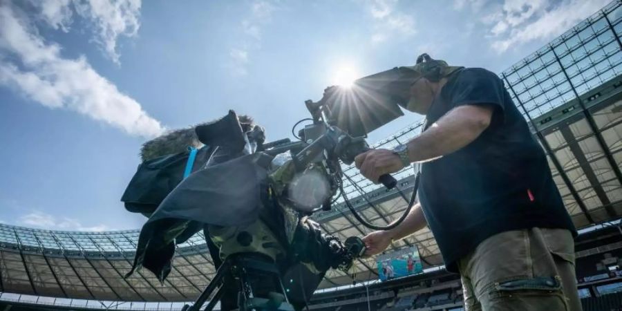 Wegen der Coronavirus-Pandemie dürfen keine Zuschauer ins Braunschweiger Stadion, die Titelkämpfe werden aber im Fernsehen zu sehen sein. Foto: Michael Kappeler/dpa