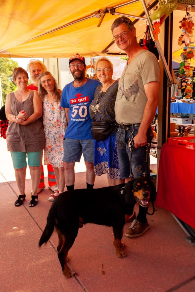 Agnes, Manuela, Martin, Marlis, Kurt und der Hund Didi