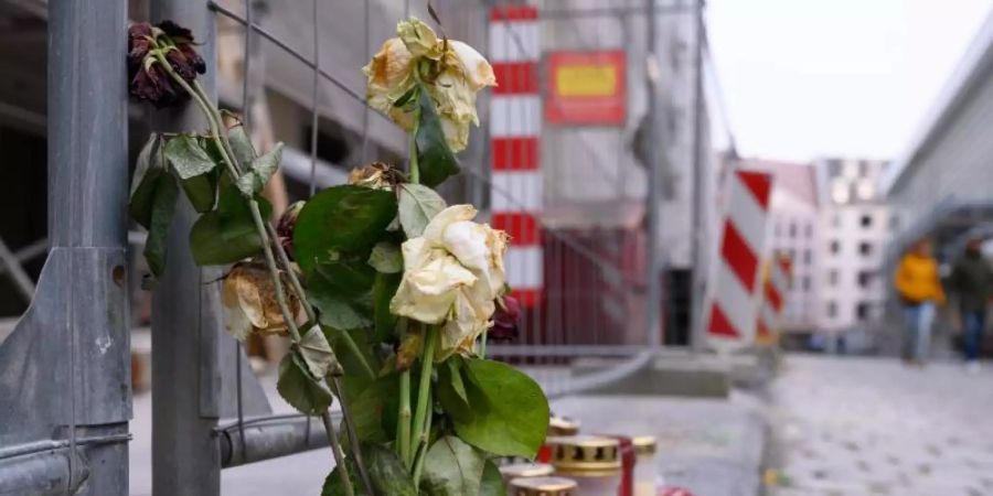 Nach Dresdner Messerattacke ist eine Debatte über den Abschiebestopp nach Syrien ausgebrochen. Foto: Sebastian Kahnert/dpa-Zentralbild/dpa