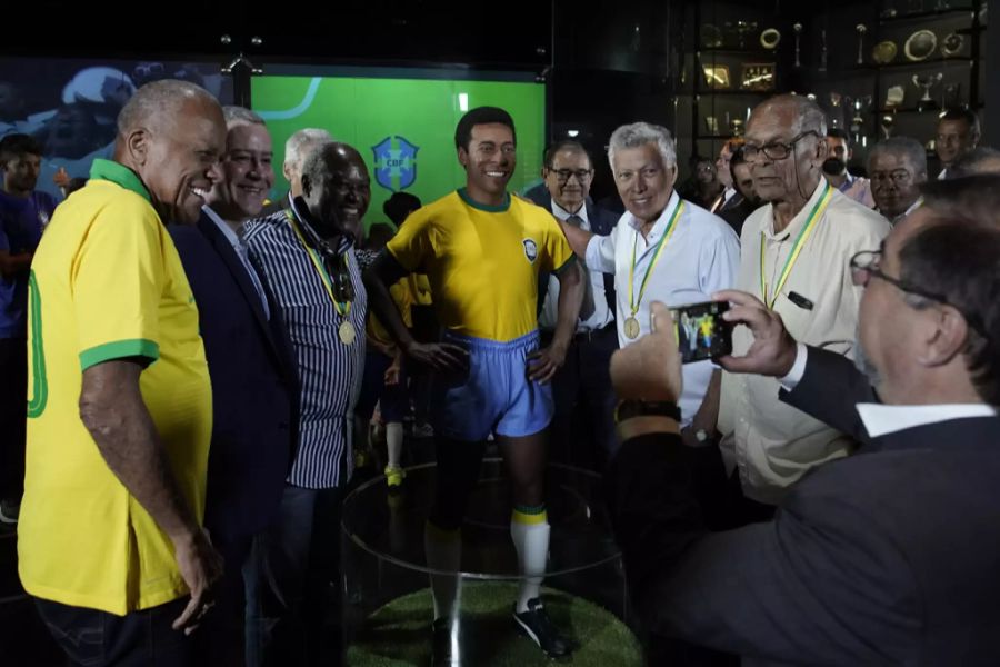 Im brasilianischen Fussball-Museum in Rio de Janeiro wurde im Februar 2020 eine Statue des Fussballstars ausgestellt.