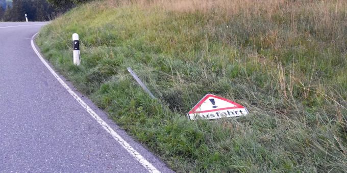 Nach Selbstunfall weggefahren. Nach Selbstunfall weggefahren