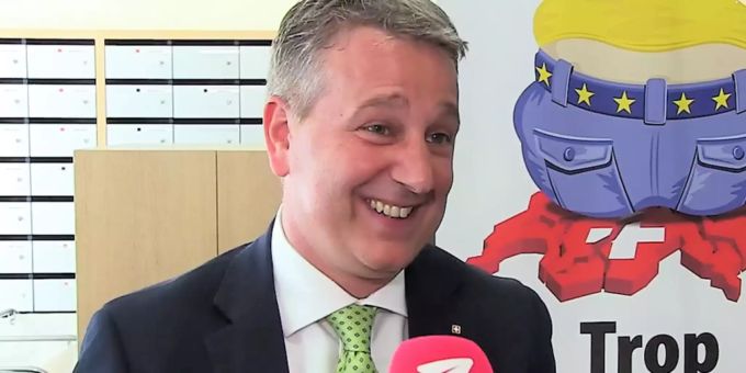 Tessiner Sünneli? - Bald-SVP-Präsi Marco Chiesa lacht – und weicht aus