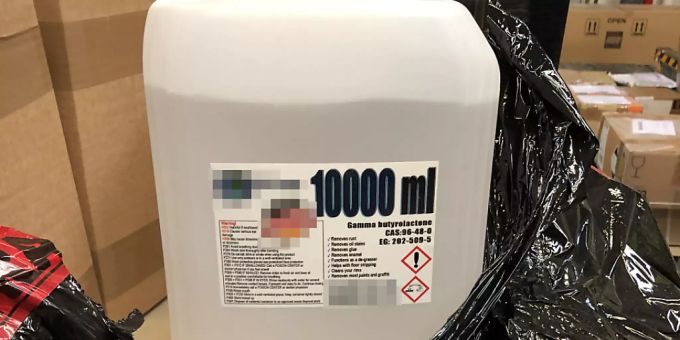 Weitere Ermittlungen - Aarau-Zoll stellt 800 Kilo K.-o.-Tropfen sicher
