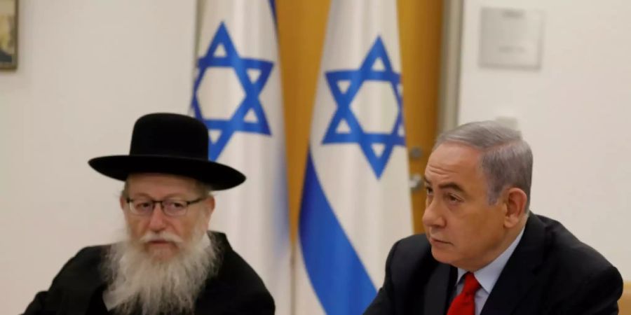 Netanjahu und Litzman (links) am 9. März