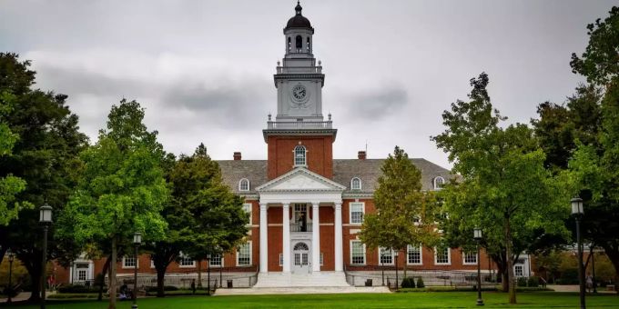 Johns Hopkins - Darum vertraut die Welt den Corona-Zahlen einer US-Uni