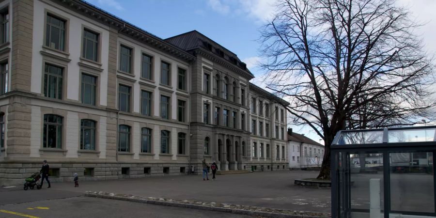 Das Schulhaus Brüel in Einsiedeln.