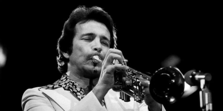 Musik leicht wie ein Tag am Strand: Herb Alpert feiert seinen 85. Geburtstag. Foto: Hans Dürrwald/dpa