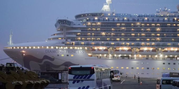 Die Passagiere des wegen des Coronavirus unter Quarantäne gestellten Schiffes erhalten 2000 iPhones zur besseren Kommunikation. coronavirus