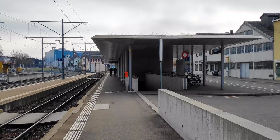 Bahnhof in Reinach.