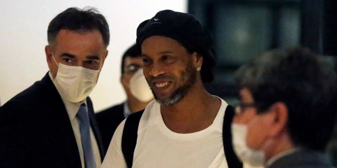 1,6 Millionen! - Ronaldinho kauft sich aus dem Paraguay-Knast frei