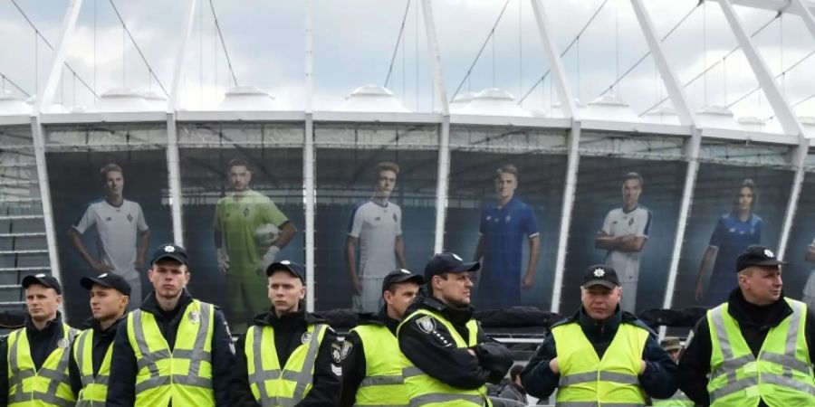 Die Nationalgarde sichert das Olympiastadion.