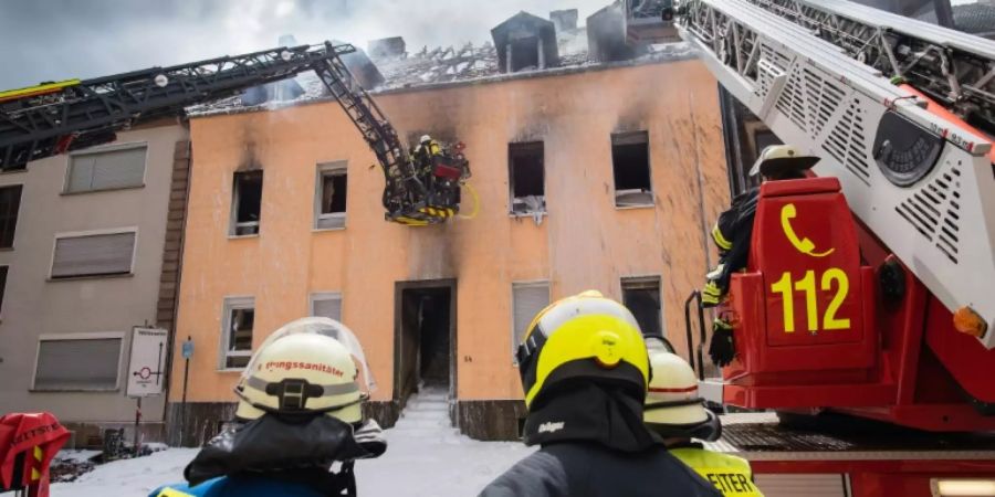Löscharbeiten in Neunkirchen