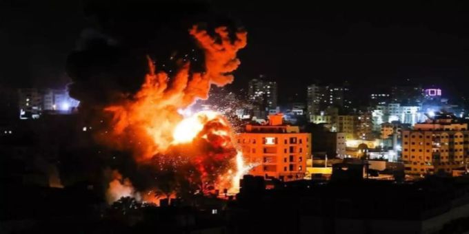 Die Luftwaffe habe am Montag Dutzende Ziele in dem Küstengebiet angegriffen, darunter Tunnel und Militäranlagen. (Archvibild) Gaza