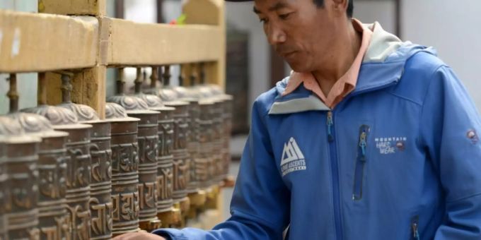 Kathmandu - Nepalesischer Sherpa stellt neuen Everest-Rekord auf