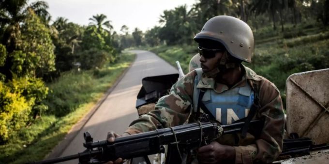 Ein UN-Blauhelmsoldat im Osten der DR Kongo Ein UN-Blauhelmsoldat im Osten der DR Kongo