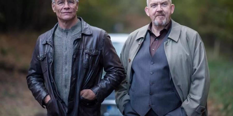 Explosiver Fall für Kommissar Max Ballauf (Klaus J. Behrendt, l) und Kommissar Freddy Schenk (Dietmar Bär). Foto: Guido Kirchner