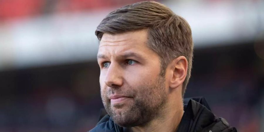 Thomas Hitzlsperger, Sportvorstand des VfB Stuttgarts, wünscht sich einen Trainer der für attraktiven Fussball steht. Foto: Sebastian Gollnow