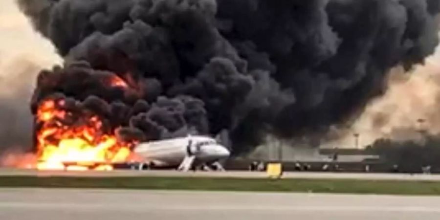 Brennendes Flugzeug in Moskau