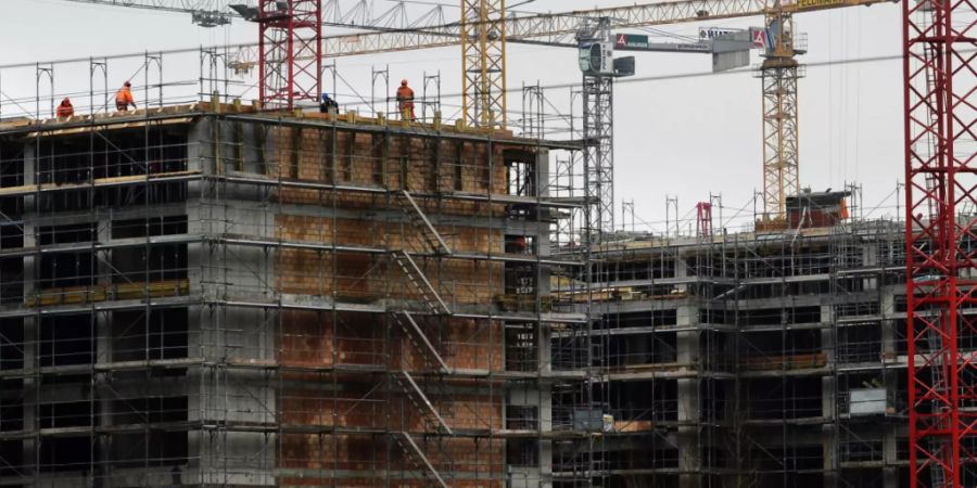 Die Schweizer Bauwirtschaft ist gut ins Jahr gestartet. Der Hochbau dürfte im ersten Quartal um 5,5 Prozent zulegen. (Themenbild)