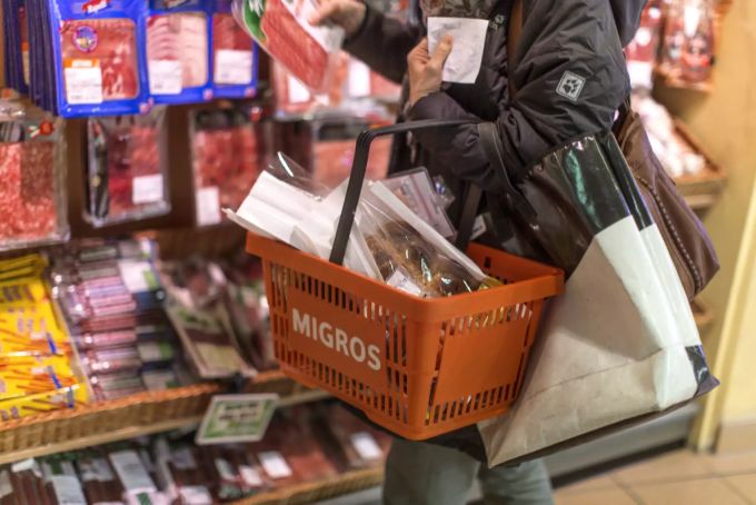 Migros-Kunden greifen weniger in die Fleischtheke. Migros Fleisch