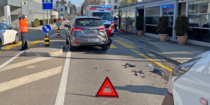 Der Fussgänger wurde mittelschwer verletzt. Der Fussgänger wurde mittelschwer verletzt