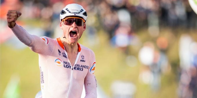 Der Niederländische Radprofi Mathieu van der Poel freut sich über seinen fünten WM-Sieg. Radquer