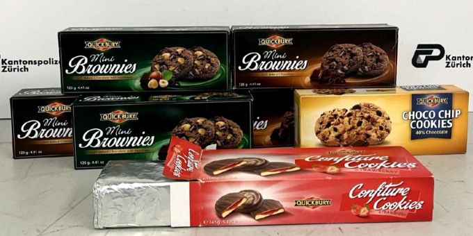 Flughafen ZH - Drogenkurier versteckt 4 Kilo Koks in Guetzli-Packungen