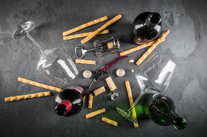 Wer nebenher knabbert und snackt, steckt den Alkoholkonsum besser weg. Das gilt vor allem für Diabetespatienten. Alkoholkonsum Diabetes knabbern snack
