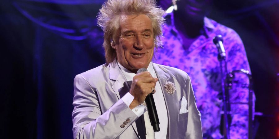 Der britische Sänger Rod Stewart hat überraschend in einer Sendung von Sky News angerufen.