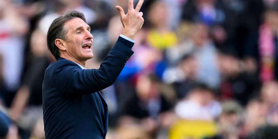 Stuttgarts Trainer Bruno Labbadia und sein Team brauchen dringend einmal wieder drei Punkte.