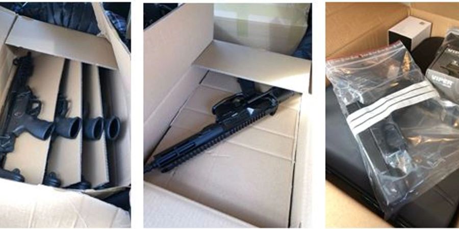 Die Polizei beschlagnahmte bei einer Kontrolle auf der A44 Waffen und Munition.