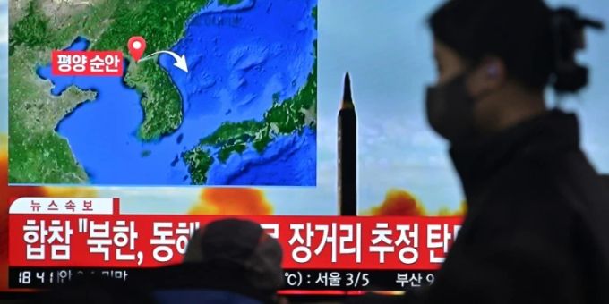Südkoreanische TV-Berichte über Raketentest Südkoreanische TV-Berichte über Raketentest