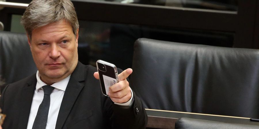 Bundeswirtschafts- und Klimaschutzminister Robert Habeck sieht Fortschritte beim klimafreundlichen Umbau von Wirtschaft und Gesellschaft.
