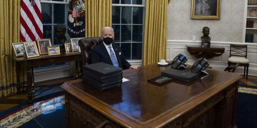 Joe Biden machte sich gleich nach seinem Amtsantritt an die Arbeit und begann mit der Demontage des Vermächtnisses seines Vorgängers.