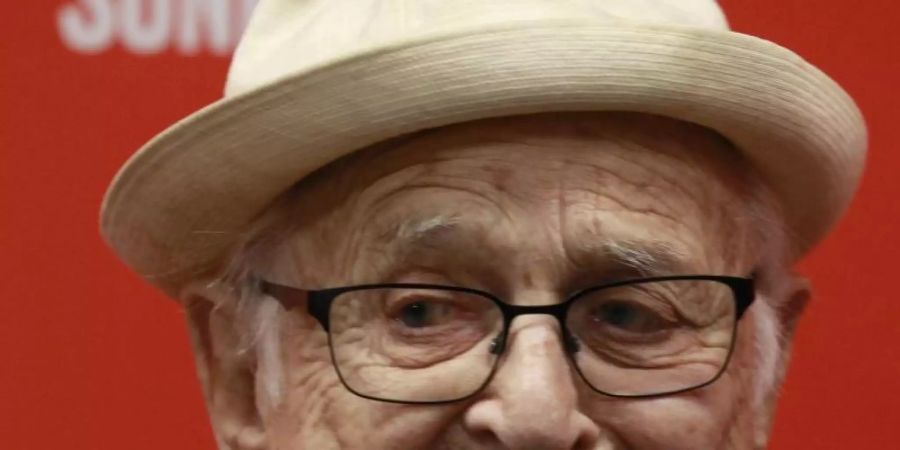 Norman Lear, US-Fernsehproduzent, kommt 2016 zu einer Filmpremiere beim Sundance Film Festival in den USA. Foto: George Frey/EPA/dpa