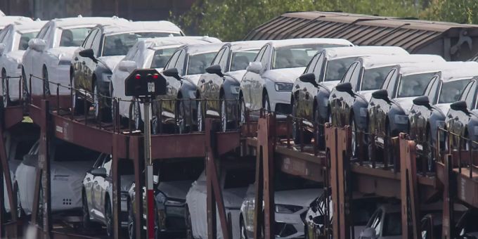 Wegen der Corona-Pandemie verzeichnet der europäische Automarkt nur schleppende Verkäufe. Auto Automarkt