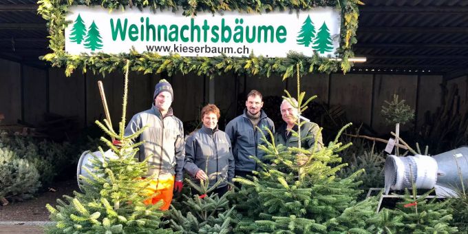 Kieserbaum – Christbäume aus Lenzburg (v.l.): Peter, Brigitte, Thomas uns Urs Kieser. Kieserbaum Lenzburg Weihnachten Weihnachtsbaum