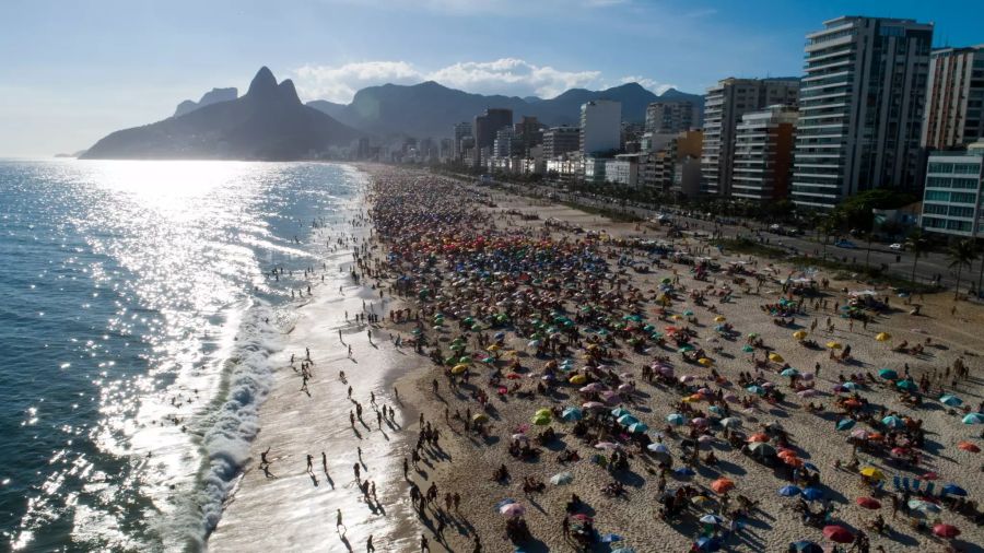 Der volle Ipanema Beach in Rio de Janeiro am 17. Januar 20121.