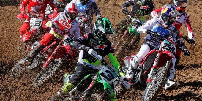 Die Fahrer des Motocross in Aktion beim Grandprix-Rennen in Madrid. Motocross Jeremy Seewer