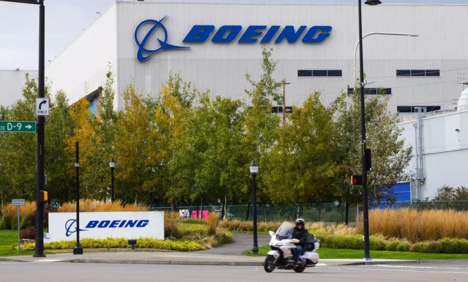 Boeing verdient auch mit Kriegsmaterial Geld. Boeing