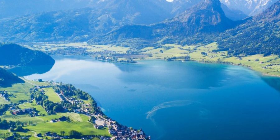 Der Wolfgangsee liegt in der österreichischen Region Salzkammergut.