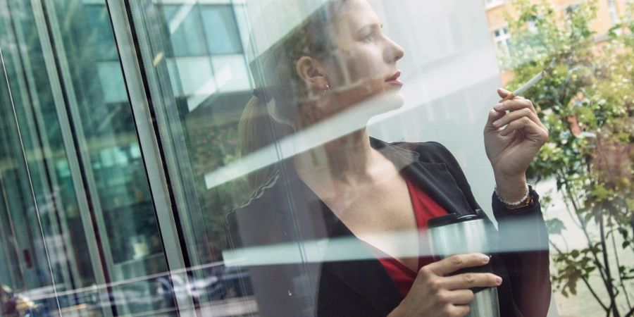 Raucherpausen sind üblicherweise keine Arbeitszeit. Legt ein Arbeitgeber das so fest, hat der Betriebsrat kein Mitbestimmungsrecht.
