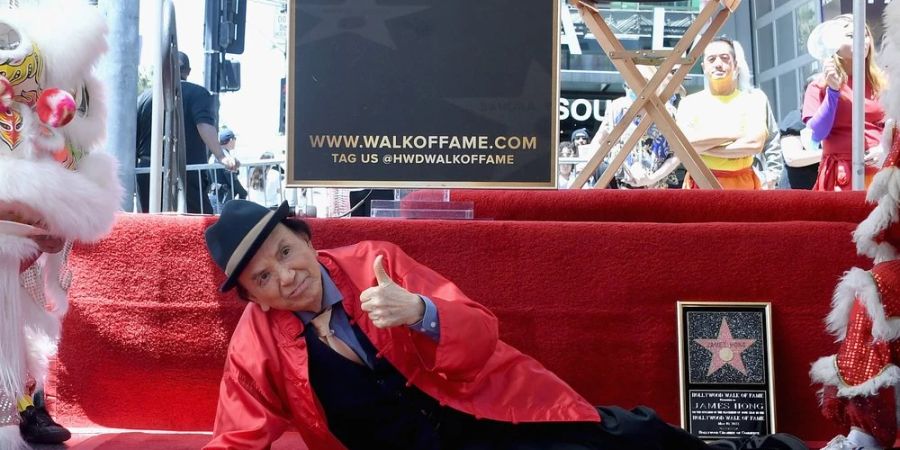 James Hong feiert seinen Stern auf dem Walk of Fame.