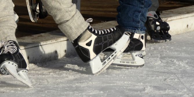 Eis Kunsteis Schlittschuhe